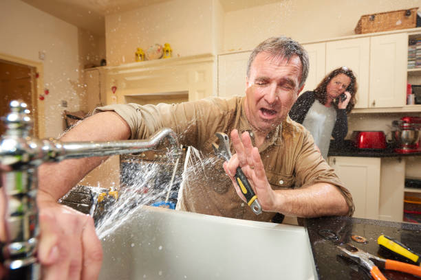 Best Water damage restoration experts  in Orosi, CA